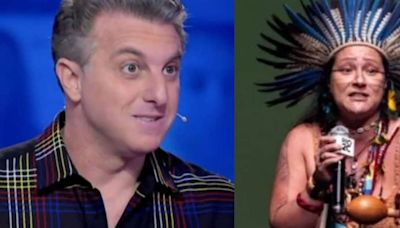 Indígena invade palco de Luciano Huck e pede para Globo visibilidade aos povos originários