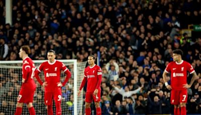 Liverpool pierde el derbi y se desmorona el sueño de Luis Díaz