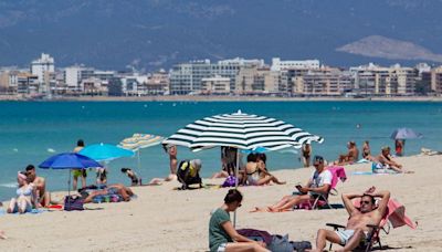 UK tourists call hotels in Spain to ‘cancel’ holidays over ‘dangerous’ anti-tourism protests