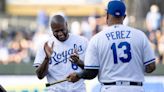 Royals’ Salvador Perez explains special meaning behind cane given to Lorenzo Cain