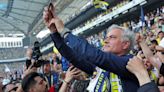 Presentan a José Mourinho como nuevo DT del Fenerbahçe