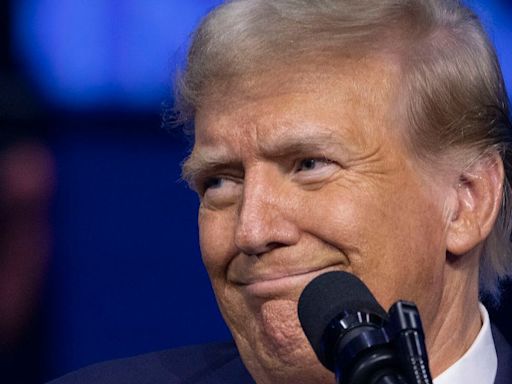 'Deranged' Trump Put On Blast After 'Worst Holiday Greeting' Ever