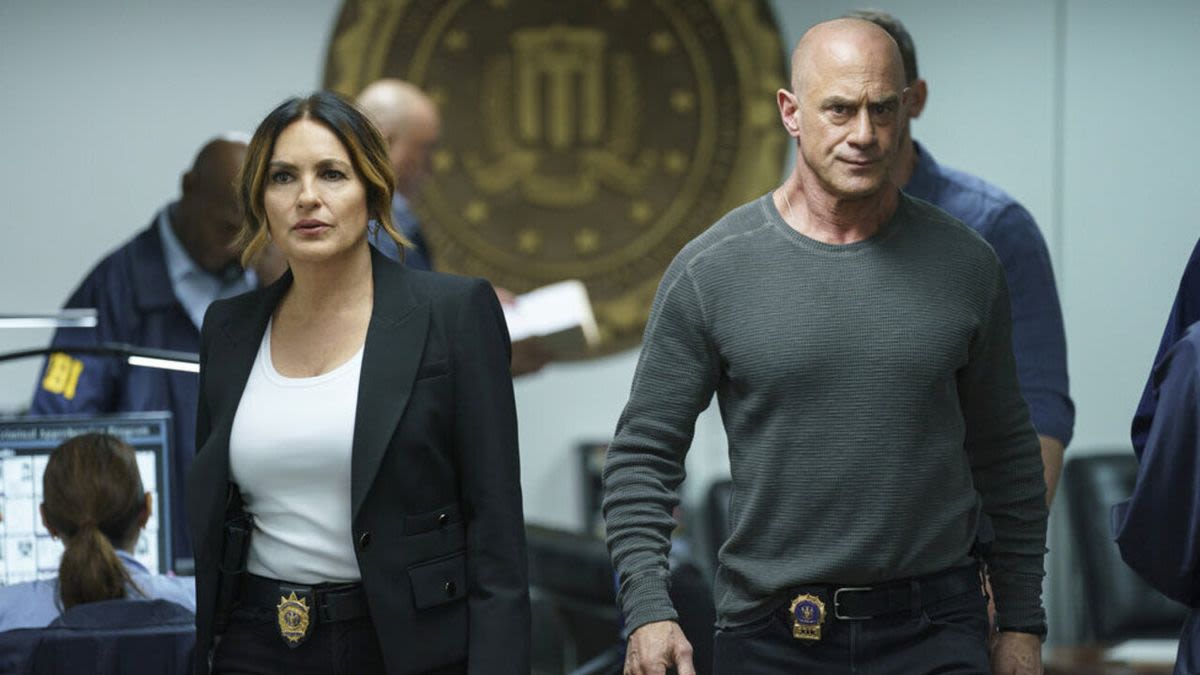 ... And Christopher Meloni Reunited Ahead Of The Law And Order Finales, And Now I Miss Benson And Stabler Again...