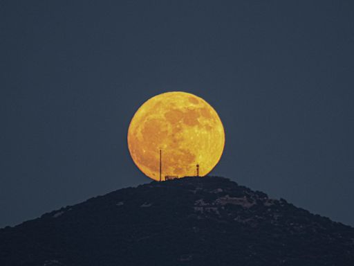 July's full moon is the buck moon. Here's when to see it and how to take a good photo