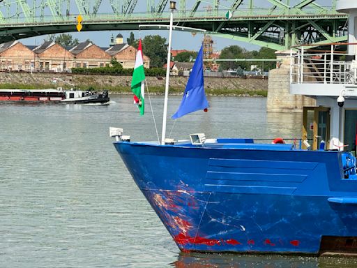 Dos muertos, cinco desaparecidos tras choque de barcos en el río Danubio en Hungría