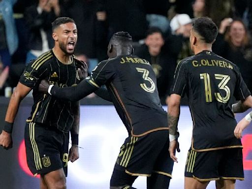 LAFC prevails over El Tráfico rival Galaxy in front of 70,000 fans at Rose Bowl