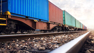 Goods train wagon derails between Valsad and Surat stations; no injuries reported