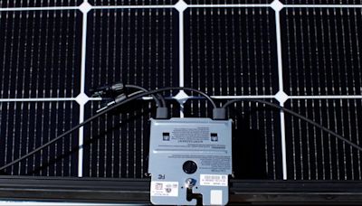 US lawmakers seek to block Chinese firms from solar manufacturing subsidy