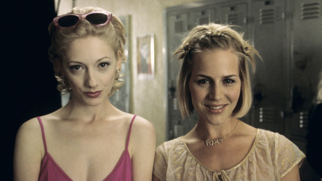Judy Greer & Julie Benz Reveal The ‘Jawbreaker’ Fashions They Kept And Which Accessory Caused “A Big Rash”