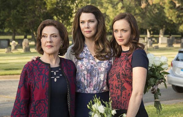 Gilmore Girls’ Lauren Graham and Kelly Bishop share sweet reunion