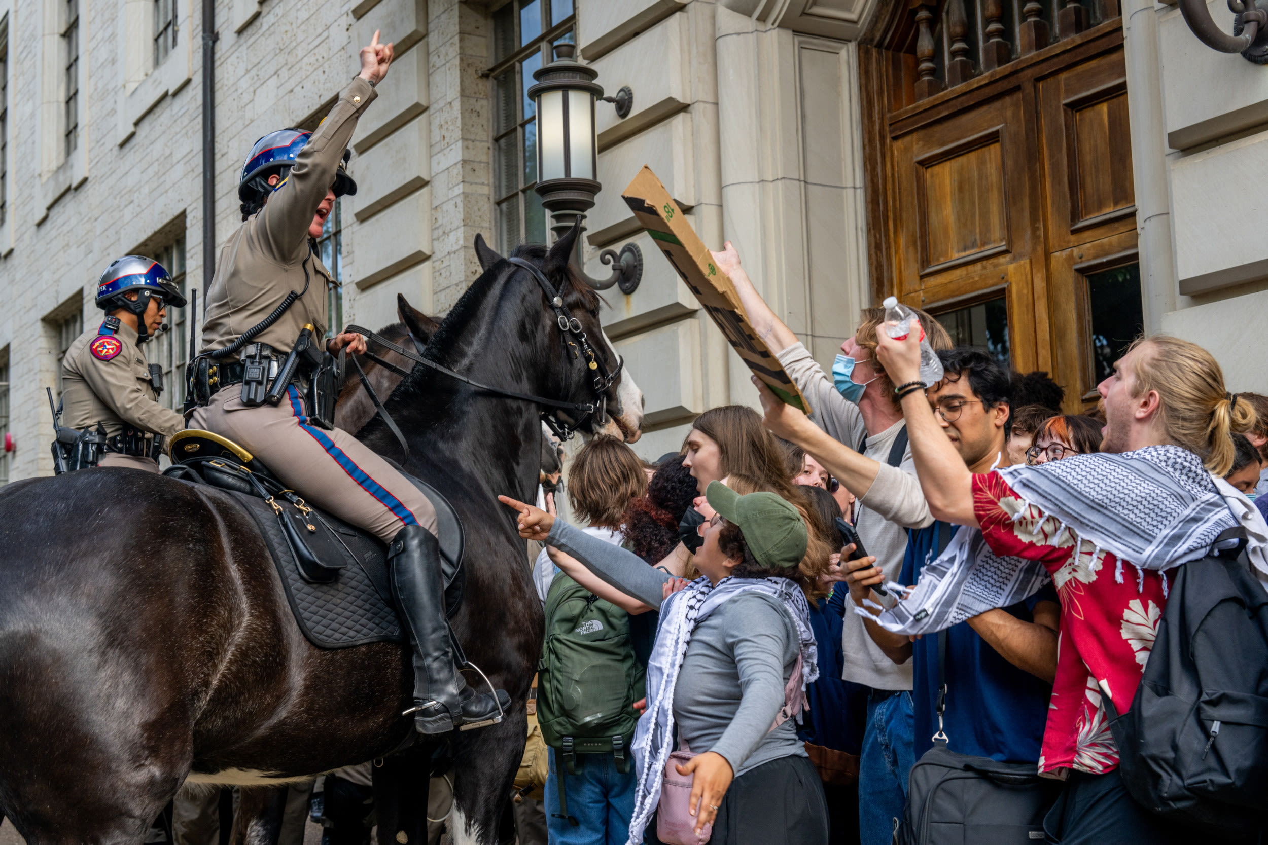 Over 100 pro-Palestinian protesters arrested at USC, University of Texas