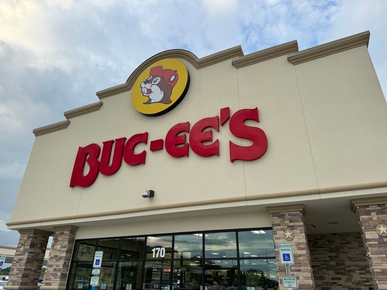 Buc-ee’s new Texas convenience store is world’s largest. It won’t be for long