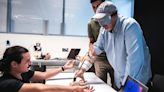 Científicos diseñan la primera prótesis de mano sensible a la temperatura