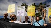 Empleados públicos venezolanos exigen "democracia" en su tercera jornada de protestas del año