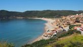 Aparecen restos de un vertido de fuel en la playa de Getares