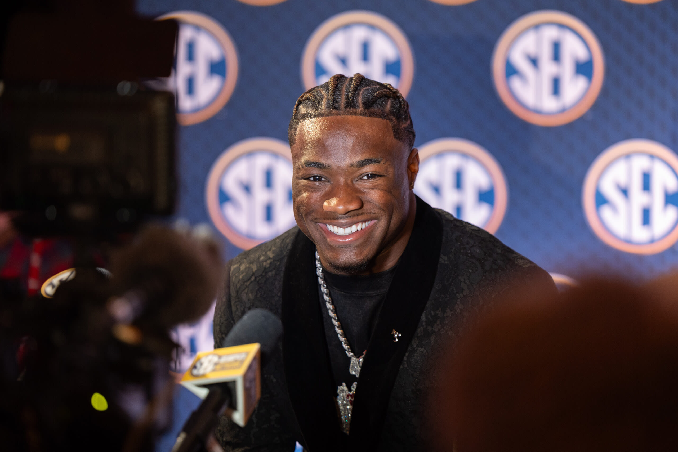 Jalen Milroe explains why he chose to stay at Alabama despite changes