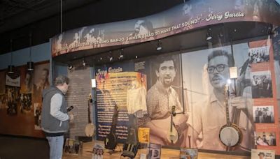 Jerry Garcia’s Monumental Influence On Bluegrass, On Exhibit