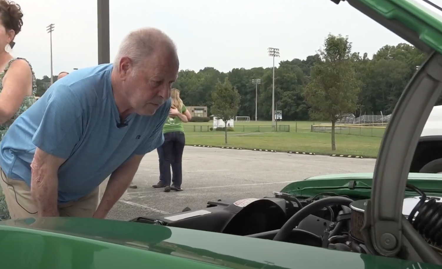 Surprise Visit from Vintage Car Delivers Heartfelt Reunion for Man with Terminal Cancer