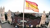 Baño de masas de la selección española en la madrileña plaza de Cibeles