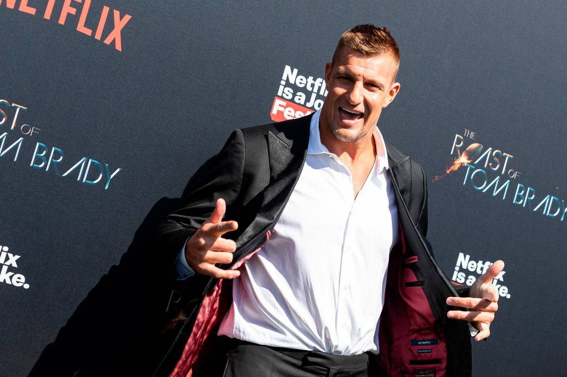 Watch Gronk work the drive thru at a Florida fast food joint: ‘Thanks for coming out’