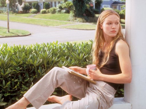 Julia Stiles remembers 'disheartening' criticism before '10 Things I Hate About You': 'I was a 17-year-old'