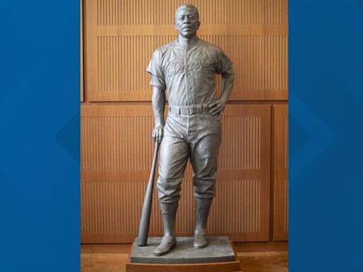 Hank Aaron statue unveiled at National Baseball Hall of Fame