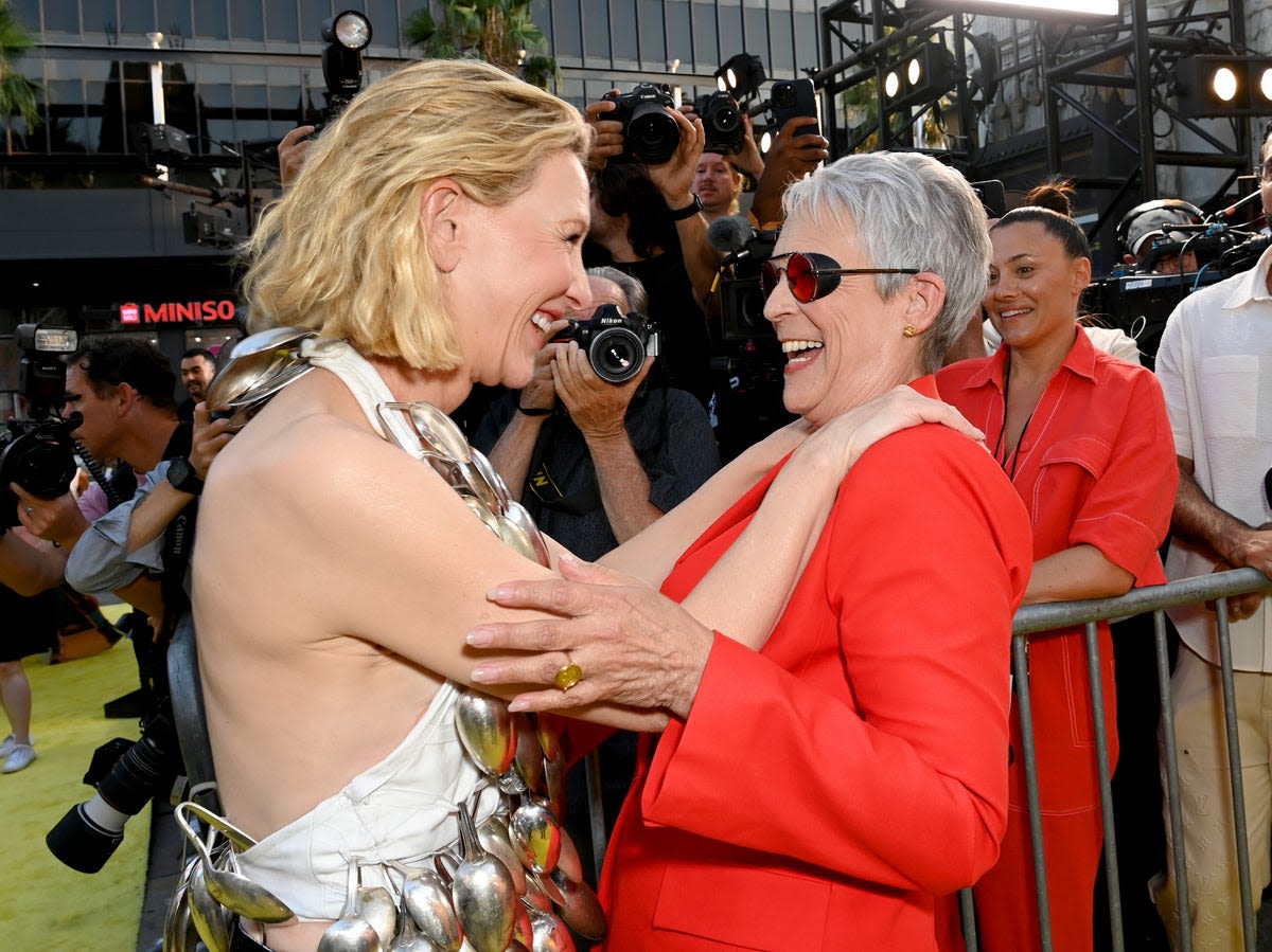 Jamie Lee Curtis sweetly saves co-star Cate Blanchett from wardrobe malfunction