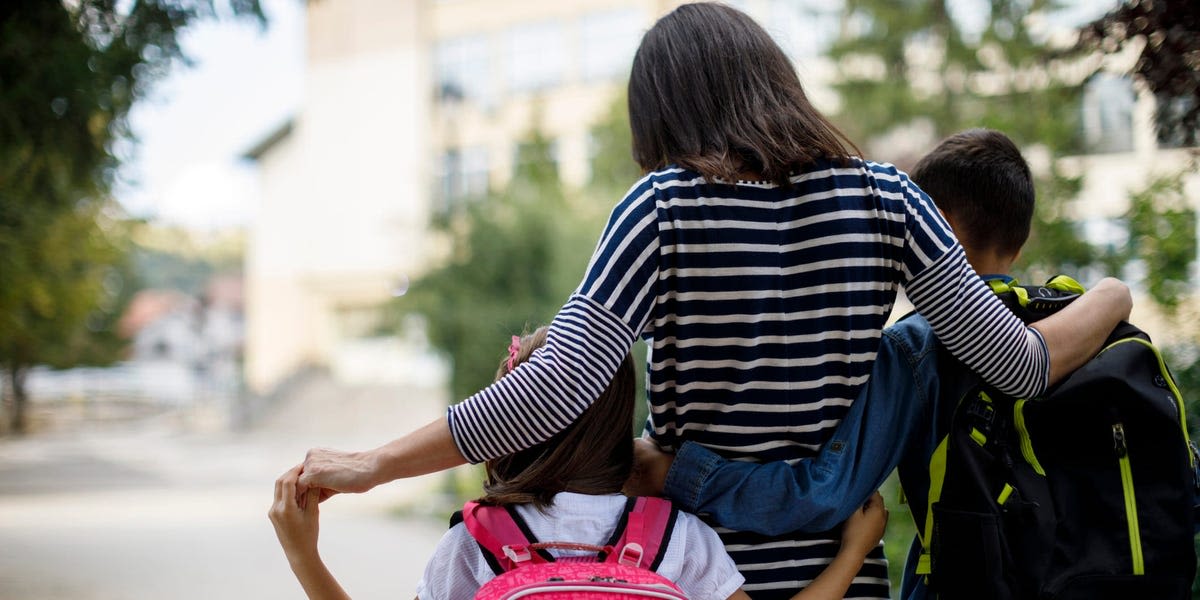 A single mom who made $55,000 last year working 3 jobs says she's struggling to pay the bills but doesn't qualify for SNAP or affordable health insurance