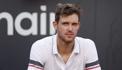 Duro golpe para Nico Jarry: Problema de salud lo obliga a bajarse del ATP 500 de Queen's