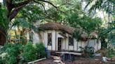 Restauran finalmente deteriorada cabaña en el Grove de la ambientalista más famosa de la Florida