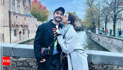When Deepika Padukone wanted to carry THESE two people with Ranveer Singh in her bag | Hindi Movie News - Times of India