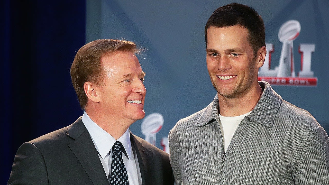 Tom Brady takes Deflategate swipe at Netflix roast special: 'Where's Roger Goodell?'