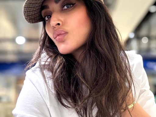 Can You Pout Like Karishma Tanna?