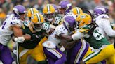 Green Bay Packers at Minnesota Vikings: Predictions, picks and odds for NFL Week 17 game
