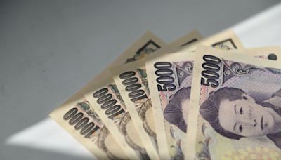 Yen’s Tumble to Weakest Since 1986 Boosts Risk of Intervention