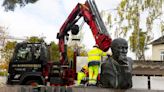 Finlandia retira estatua de Lenin en protesta por la guerra