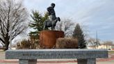 Family donates bench honoring Carl Sandburg to Galesburg's Central Park