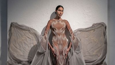 Iris Van Herpen presenta su colección como una exhibición de arte