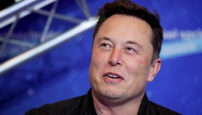 Elon Musk describes IRA as "plush toy" in bizarre Twitter exchange