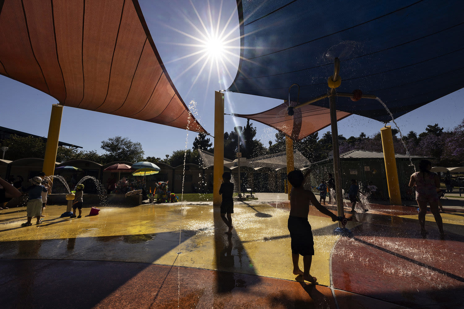 'Extremely dangerous,' record-breaking heat wave takes hold across much of U.S.