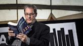 Morre o autor Paul Auster, aos 77 anos, vítima de câncer