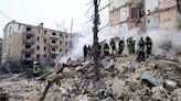 Rusia rehúye cualquier acuerdo y un nuevo bombardeo deja siete muertos y decenas de heridos en Ucrania