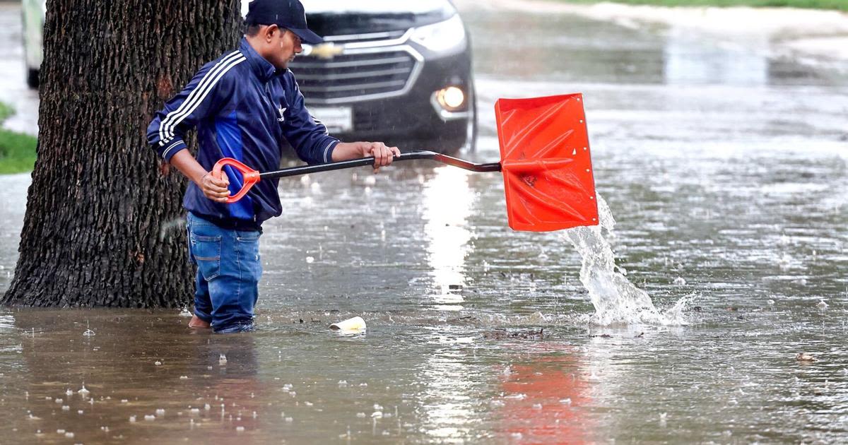 Heavy rains soak St. Louis region, force hundreds to flee threatened dam in Nashville, Ill.