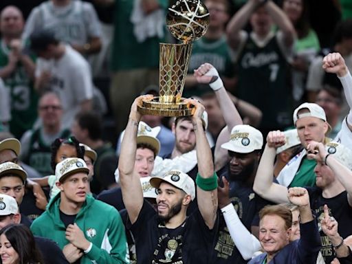 Los Boston Celtics logran su histórico título 18 al vencer a los Dallas Mavericks y se convierte en el equipo con más títulos de la NBA