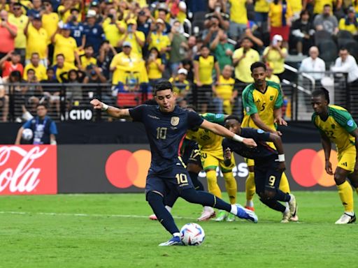 Ecuador resurge ante Jamaica con un gol de su joya Kendry Páez