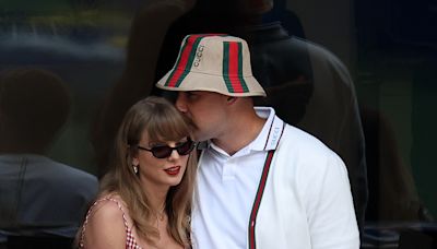 Taylor Swift Rejects Fall Trends at the US Open in a Summer Picnic Dress Under $300