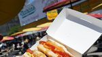 'Don’t Bring Wine to a Hot Dog Barbecue,' and Other Unhinged Etiquette Rules From the National Hot Dog and Sausage Council