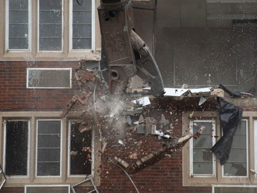 UT's Dunford Hall being demolished