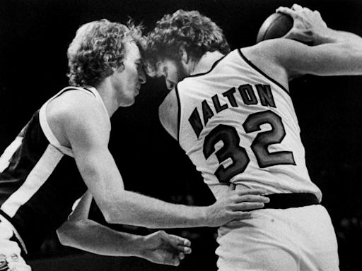 Bill Walton remembered by sports world and beyond