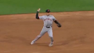 MLB fans in hysterics as Giants shortstop trips and throws ball into stands